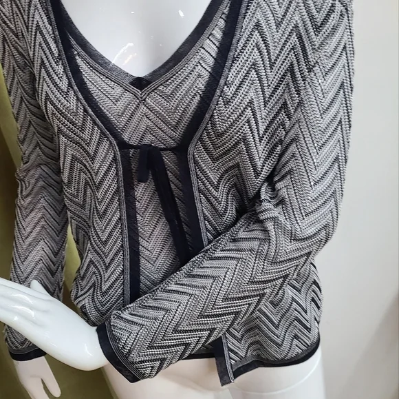 2PC Escada Ensemble - Picture 10 of 14